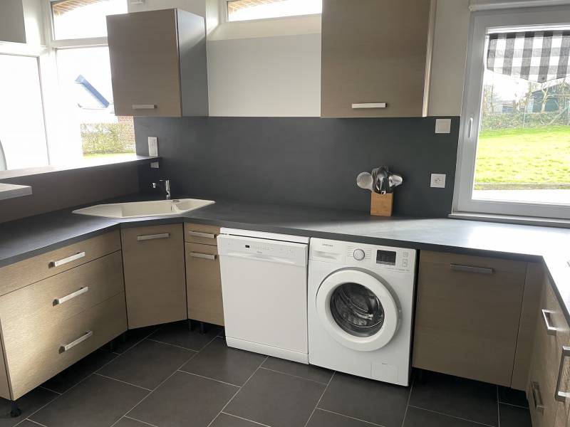 BELLE MAISON DE MAITRE DE VILLAGE COMPRENANT 3 LOGEMENTS PROCHE DE LA PLAGE