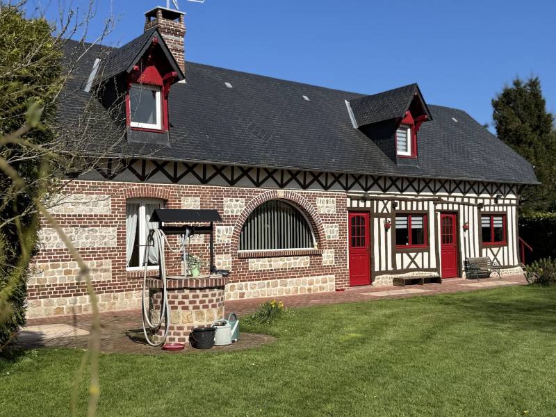 EXCLUSIVITÉ BELLE MAISON NORMANDE EN BRIQUES SILEX ET COLOMBAGES ENTRE SAINT VALERY EN CAUX ET VEULETTES SUR MER