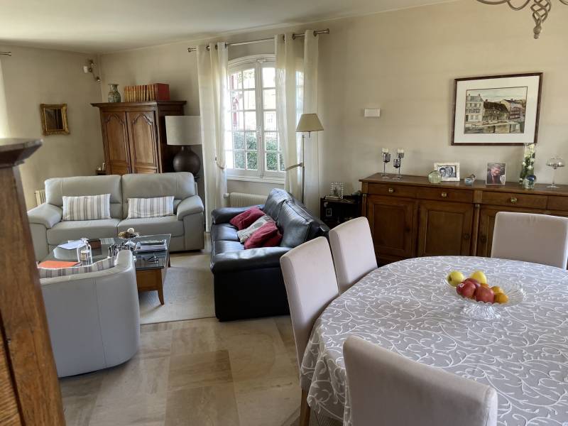 BELLE MAISON STYLE MANSART PROCHE PLAGE ET TOUS COMMERCES