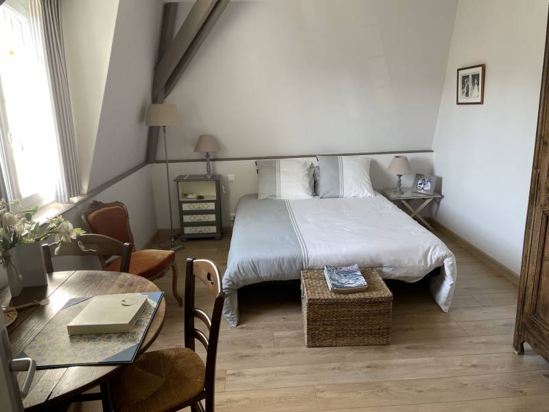 BELLE MAISON STYLE MANSART PROCHE PLAGE ET TOUS COMMERCES