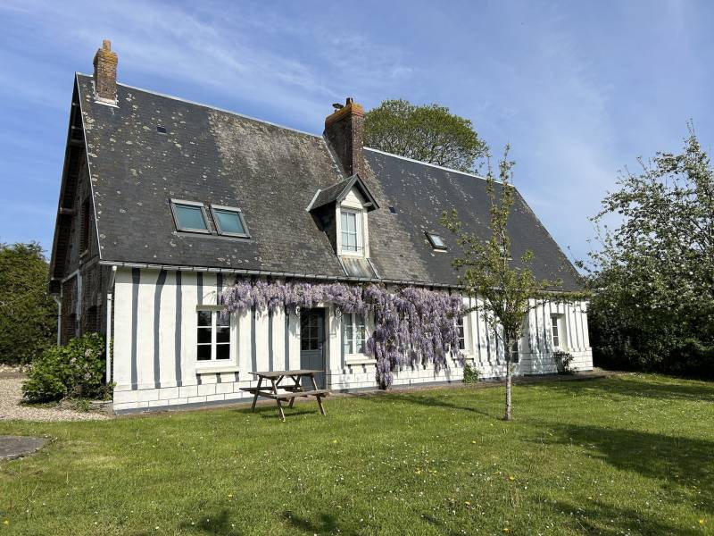 LONGÈRE 7 PIÈCES RÉNOVÉE AVEC GOÛT ENTRE VILLAGE ET CAMPAGNE