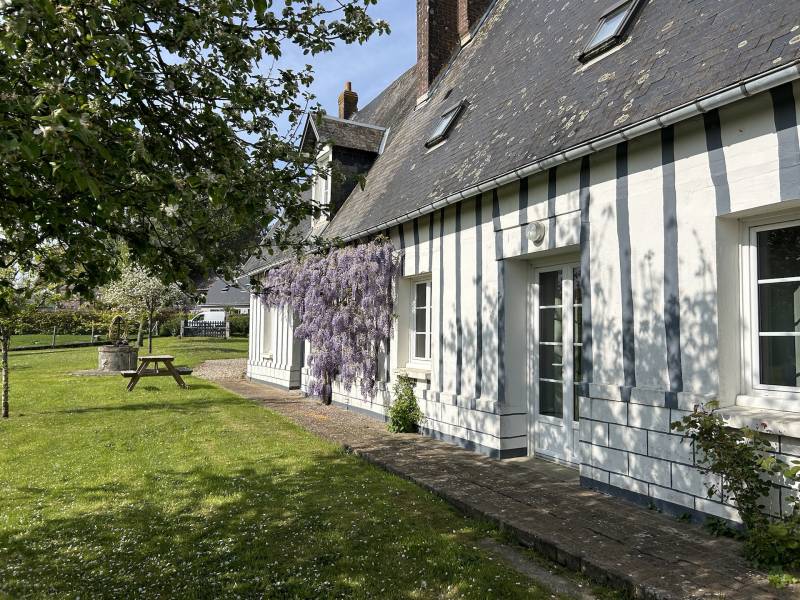 LONGÈRE 7 PIÈCES RÉNOVÉE AVEC GOÛT ENTRE VILLAGE ET CAMPAGNE