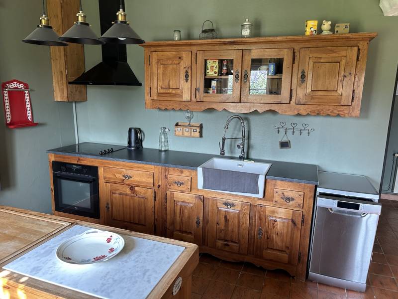 LONGÈRE 7 PIÈCES RÉNOVÉE AVEC GOÛT ENTRE VILLAGE ET CAMPAGNE