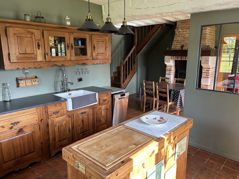 LONGÈRE 7 PIÈCES RÉNOVÉE AVEC GOÛT ENTRE VILLAGE ET CAMPAGNE