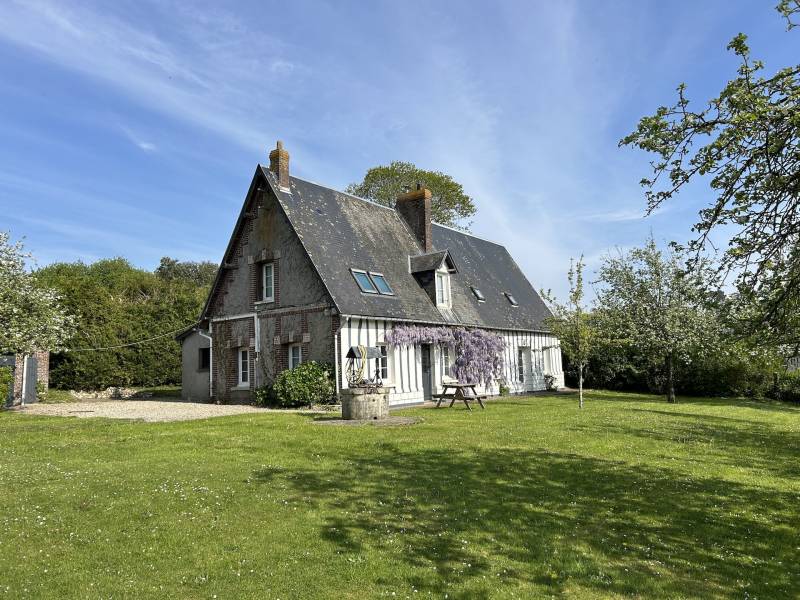 LONGÈRE 7 PIÈCES RÉNOVÉE AVEC GOÛT ENTRE VILLAGE ET CAMPAGNE