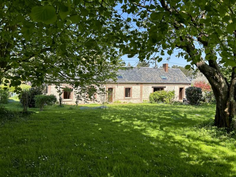 CHARMANTE MAISON EN BRIQUES ET SILEX À MOINS DE 10 MINUTES À VÉLO DE LA PLAGE