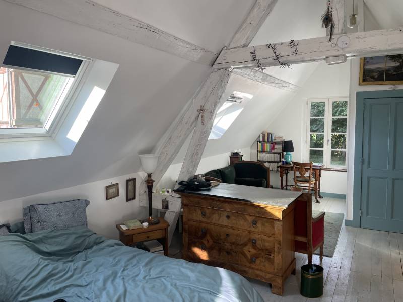 BEL ENSEMBLE IMMOBILIER COMPRENANT MANOIR ET DEUX DEPENDANCES AMÉNAGÉES