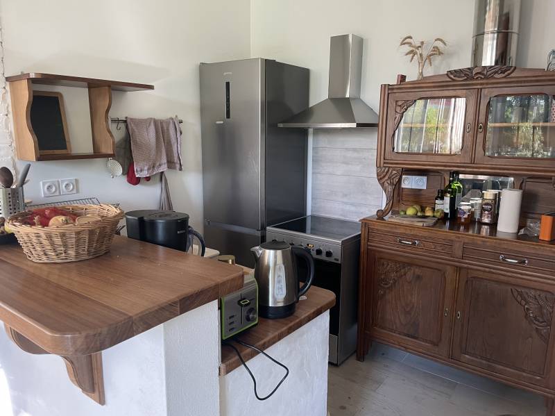 BEL ENSEMBLE IMMOBILIER COMPRENANT MANOIR ET DEUX DEPENDANCES AMÉNAGÉES