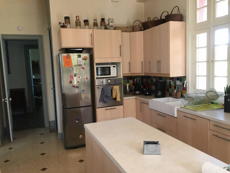 BEL ENSEMBLE IMMOBILIER COMPRENANT MANOIR ET DEUX DEPENDANCES AMÉNAGÉES