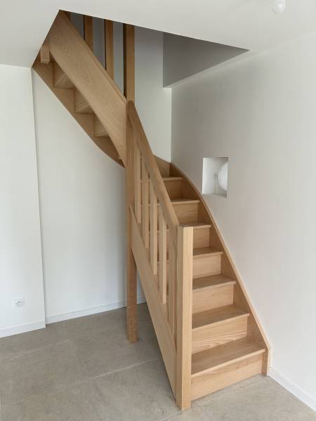 LA PLAGE A VELO POUR CETTE MAISON DE VILLAGE RENOVÉE PROCHE COMMERCES A PIED