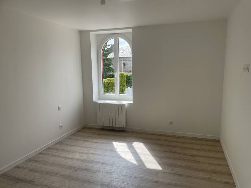 LA PLAGE A VELO POUR CETTE MAISON DE VILLAGE RENOVÉE PROCHE COMMERCES A PIED