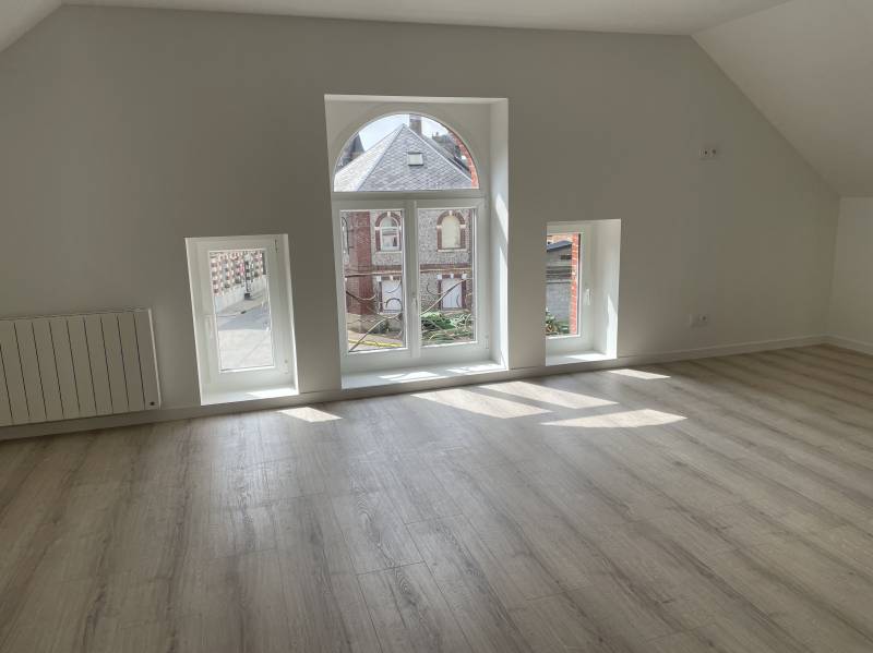 LA PLAGE A VELO POUR CETTE MAISON DE VILLAGE RENOVÉE PROCHE COMMERCES A PIED