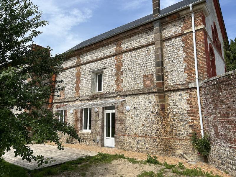 LA PLAGE A VELO POUR CETTE MAISON DE VILLAGE RENOVÉE PROCHE COMMERCES A PIED