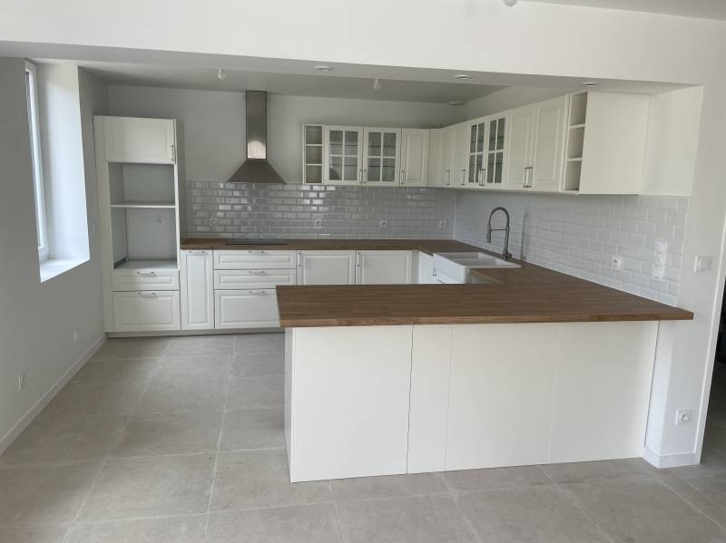 LA PLAGE A VELO POUR CETTE MAISON DE VILLAGE RENOVÉE PROCHE COMMERCES A PIED