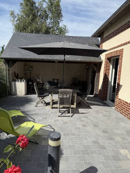 EXCLUSIVITÉ ELEGANTE MAISON DE MAITRE ENTIÈREMENT RESTAURÉE A PROXIMITE IMMÉDIATE DES PLAGES