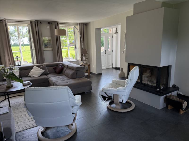 EXCLUSIVITÉ ELEGANTE MAISON DE MAITRE ENTIÈREMENT RESTAURÉE A PROXIMITE IMMÉDIATE DES PLAGES