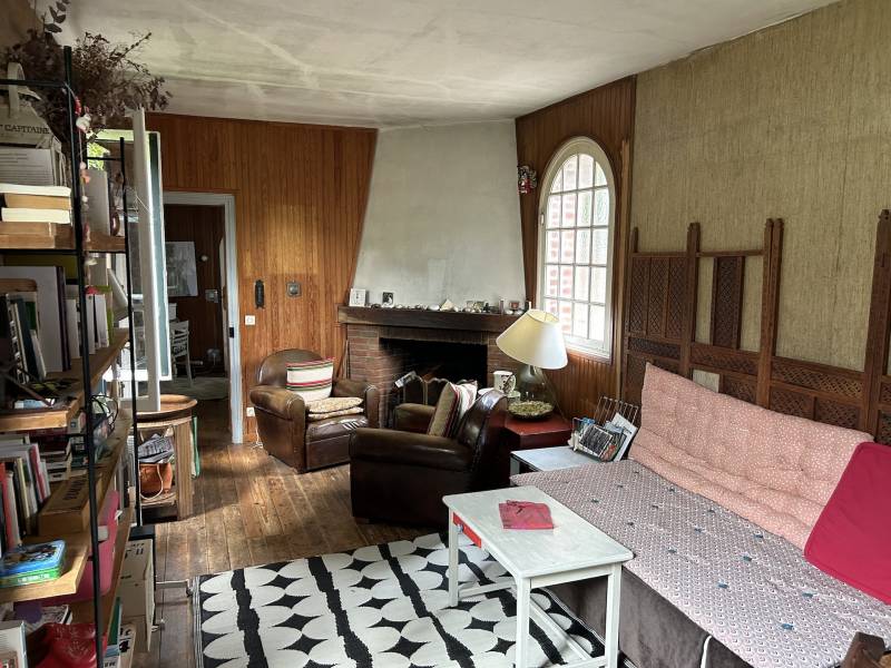 RARE PIED À TERRE AU CŒUR D’ÉTRETAT À RÉNOVER SELON VOS GOÛTS 