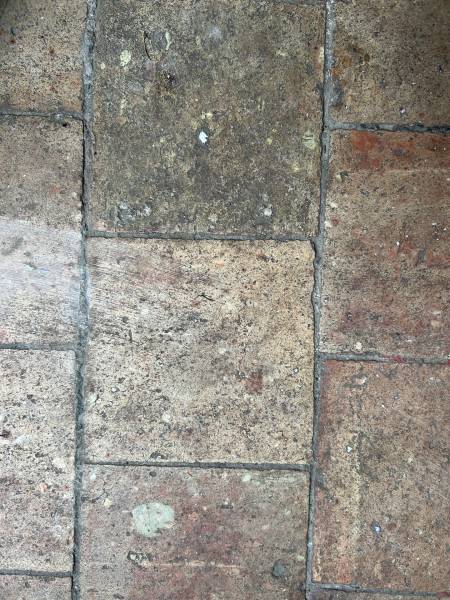 RARE PIED À TERRE AU CŒUR D’ÉTRETAT À RÉNOVER SELON VOS GOÛTS 