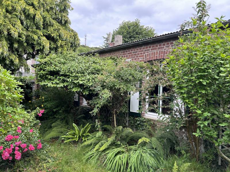 RARE PIED À TERRE AU CŒUR D’ÉTRETAT À RÉNOVER SELON VOS GOÛTS 