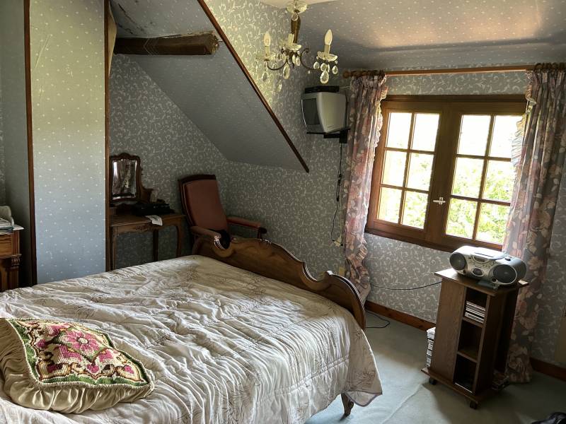 MAISON À RÉNOVER À SEULEMENT 4 KM DE LA PLAGE DES PETITES-DALLES