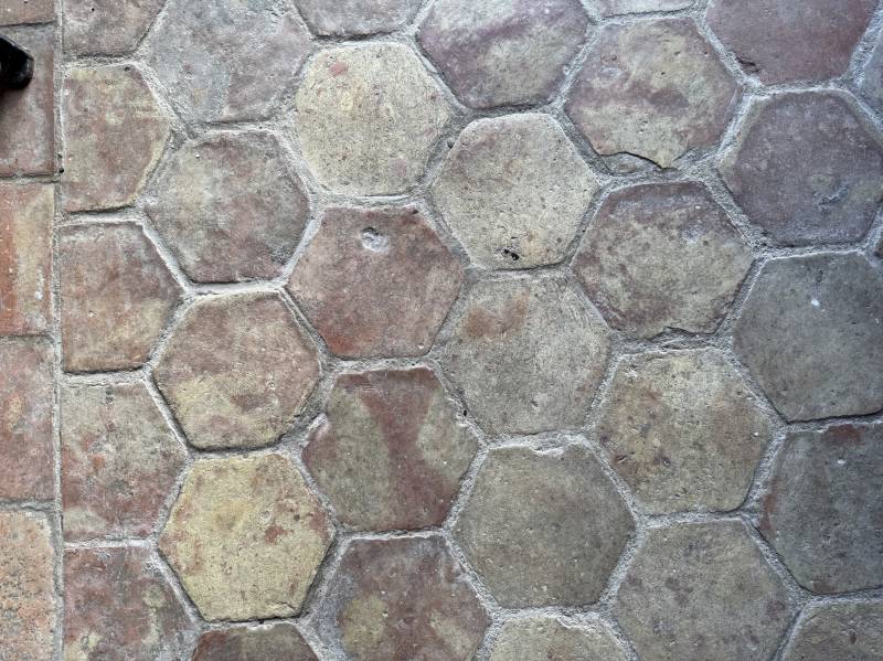 EXCLUSIVITÉ AUTHENTIQUE PRESBYTÈRE XVIIIÈME AVEC SON JARDIN DE CURÉ CLOS DE MURS