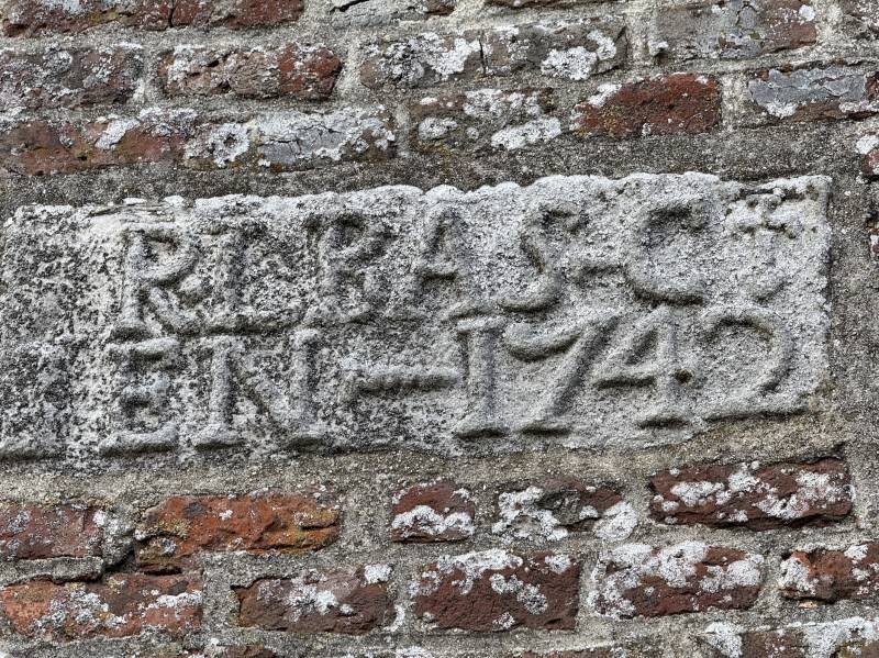 EXCLUSIVITÉ AUTHENTIQUE PRESBYTÈRE XVIIIÈME AVEC SON JARDIN DE CURÉ CLOS DE MURS