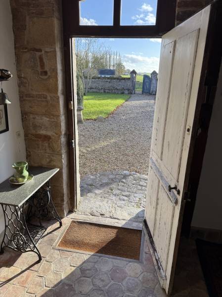 EXCLUSIVITÉ AUTHENTIQUE PRESBYTÈRE XVIIIÈME AVEC SON JARDIN DE CURÉ CLOS DE MURS