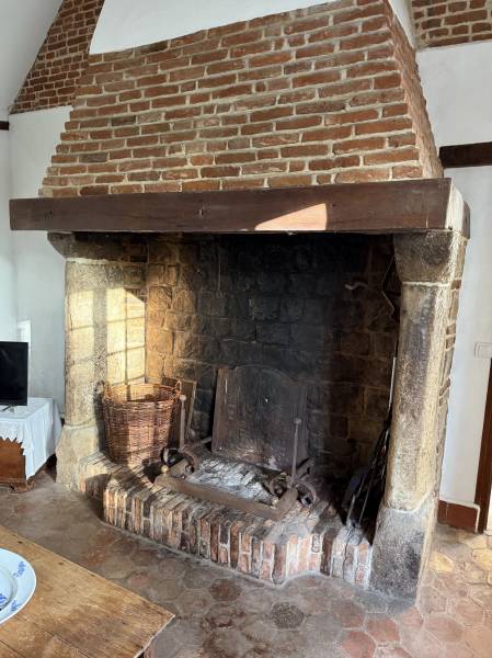 EXCLUSIVITÉ AUTHENTIQUE PRESBYTÈRE XVIIIÈME AVEC SON JARDIN DE CURÉ CLOS DE MURS