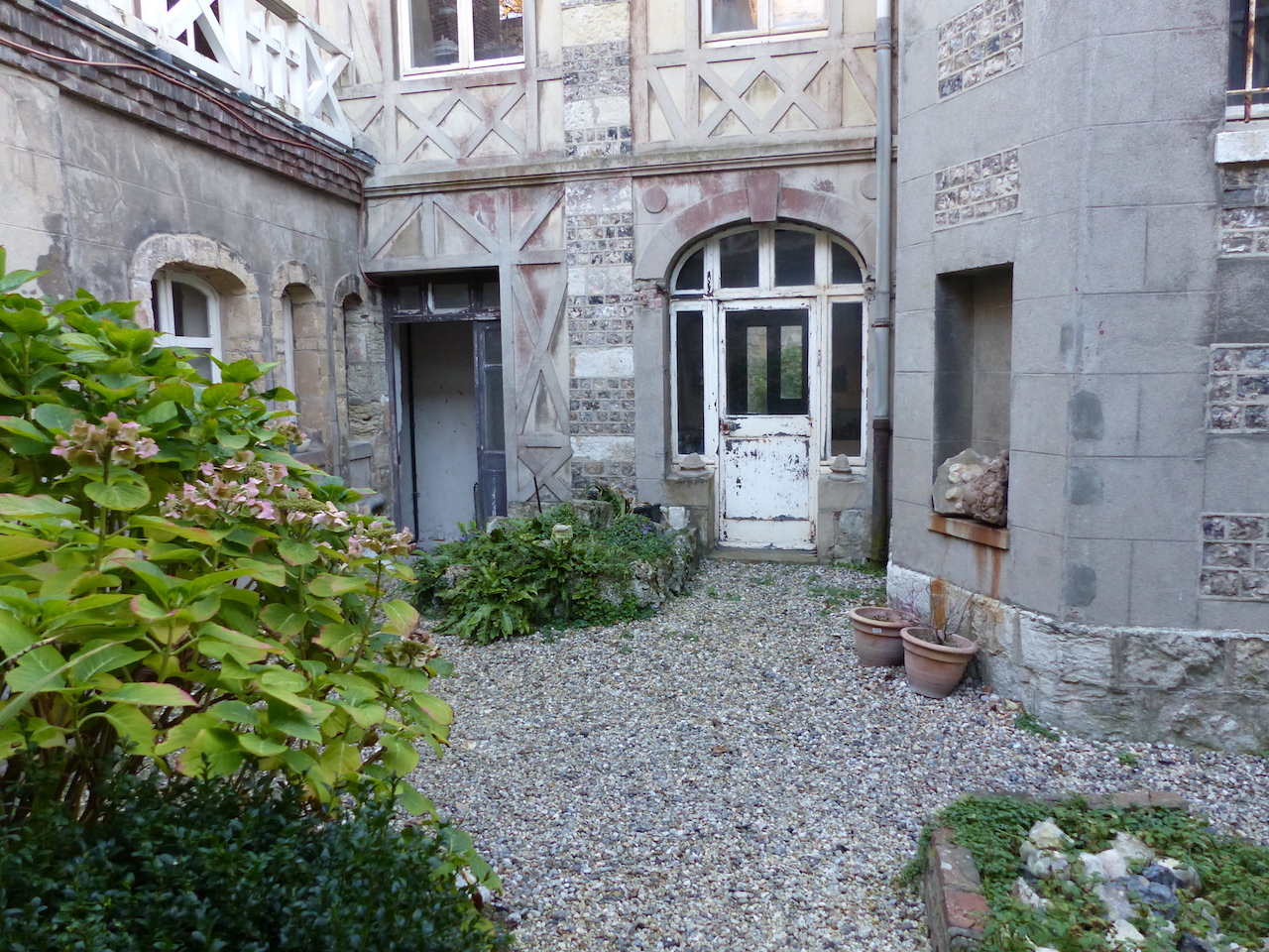 MAISON D'ARMATEUR A VENDRE VUR MER FORMANT VERITABLE HOTEL PARTICULIER 76 NORMANDIE