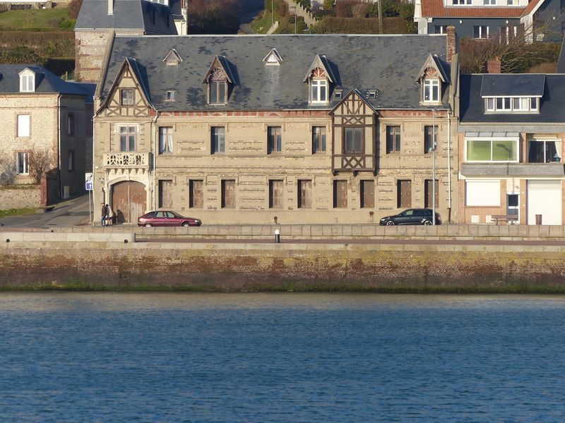 MAISON D'ARMATEUR A VENDRE VUR MER FORMANT VERITABLE HOTEL PARTICULIER 76 VUE MER ET PLAGE