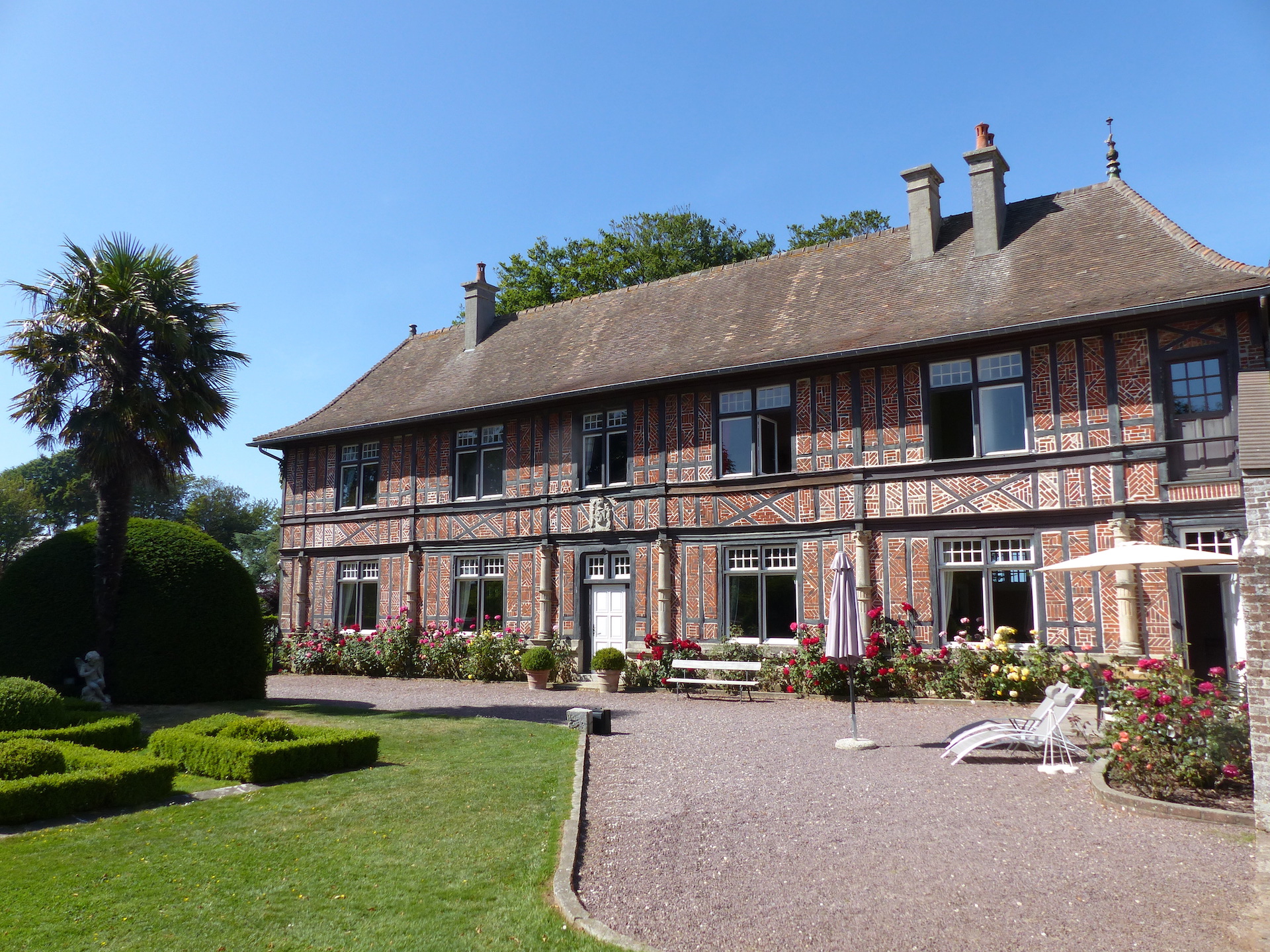 EXCLUSIVITE PAVILLON DE CHASSE 1870 EN COLOMBAGES, BRIQUES ET SILEX A VENDRE 9 PIÈCES NORMANDIE COTE D'ALBATRE A 5 MINUTES DE LA PLAGE D'UNE PLAGE HABITABLE IMMEDIATEMENT