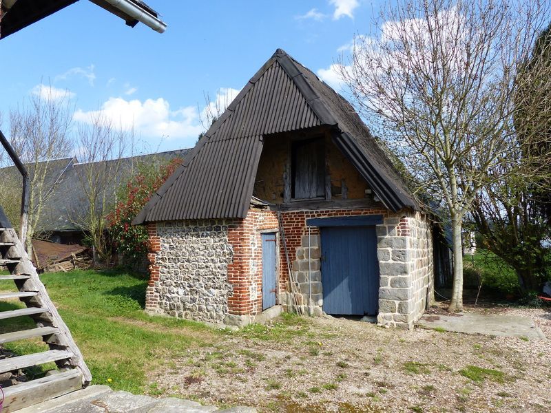 EXCLUSIVITE RAVISSANT CORPS DE FERME EN COURS DE RENOVATION 10 PIÈCES NORMANDIE 6 KILOMETRES DE LA PLAGE HANGAR DE 220 M2 IDEAL VOITURES DE COLLECTION