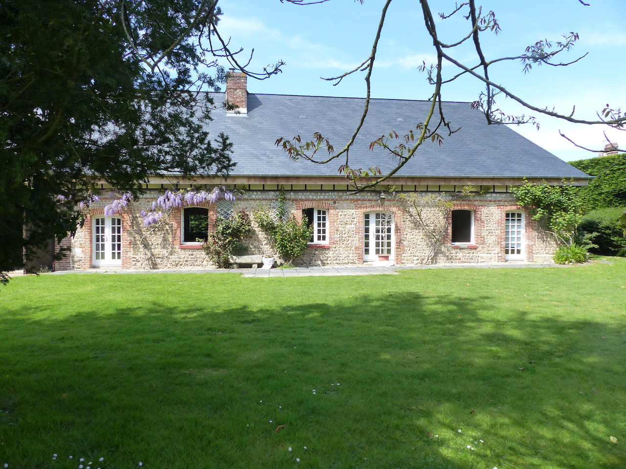 EXCLUSIVITE TRES JOLIE MAISON EN BRIQUES DE SAINT JEAN RENOVÉE AVEC GOUT 6 PIÈCES NORMANDIE A DEUX PAS DE LA PLAGE DES PETITES DALLES BEAUCOUP DE CHARME