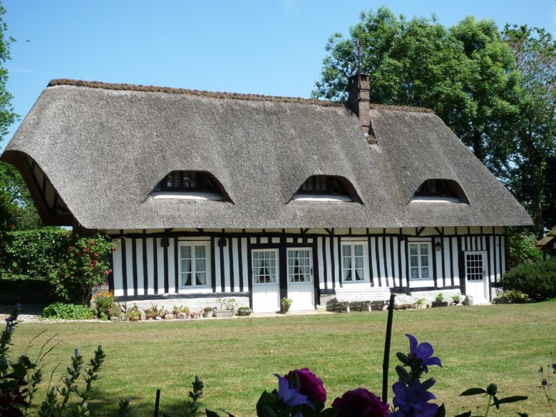 CHARMANTE CHAUMIERE EN COLOMBAGES 3 PIÈCES PAYS DE CAUX ENTRE SAINT VALERY ET CANY BARVILLE PROCHE PLAGES ET PORT DE PLAISANCE