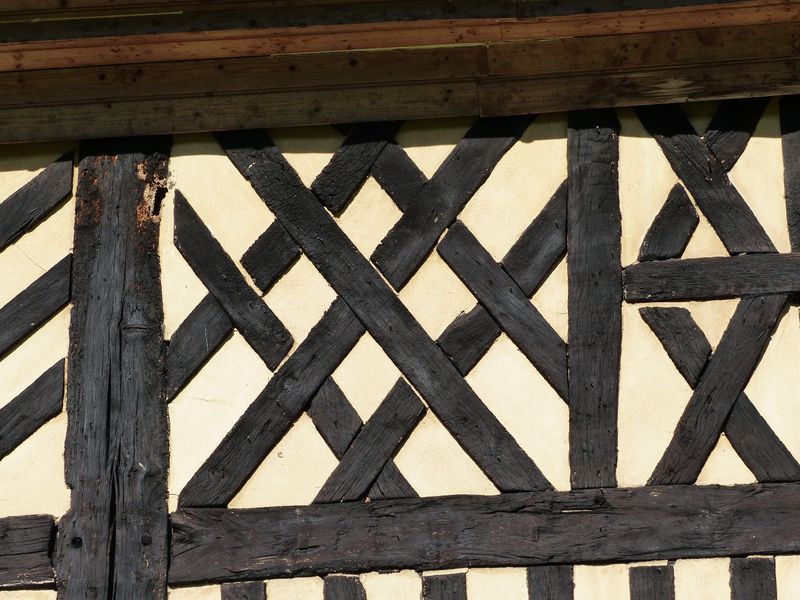 Motifs de colombages sur un manoir à vendre proche d'Etretat