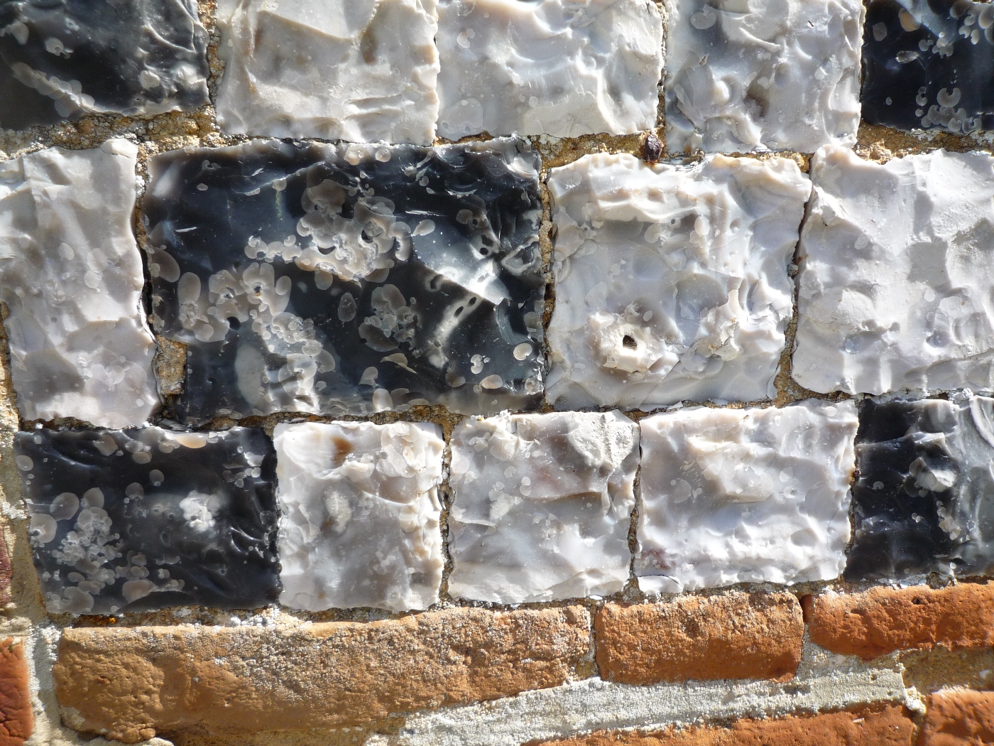 Damier de briques et silex d'une maison à vendre dans le secteur de Cany Barville