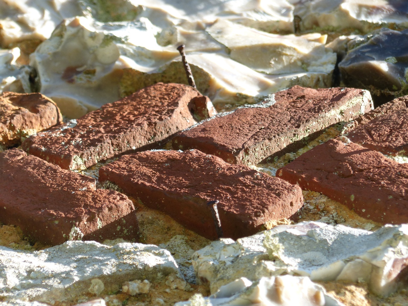 Chevron en briques sur fonds de silex d'un manoir à acheter en Seine Maritime