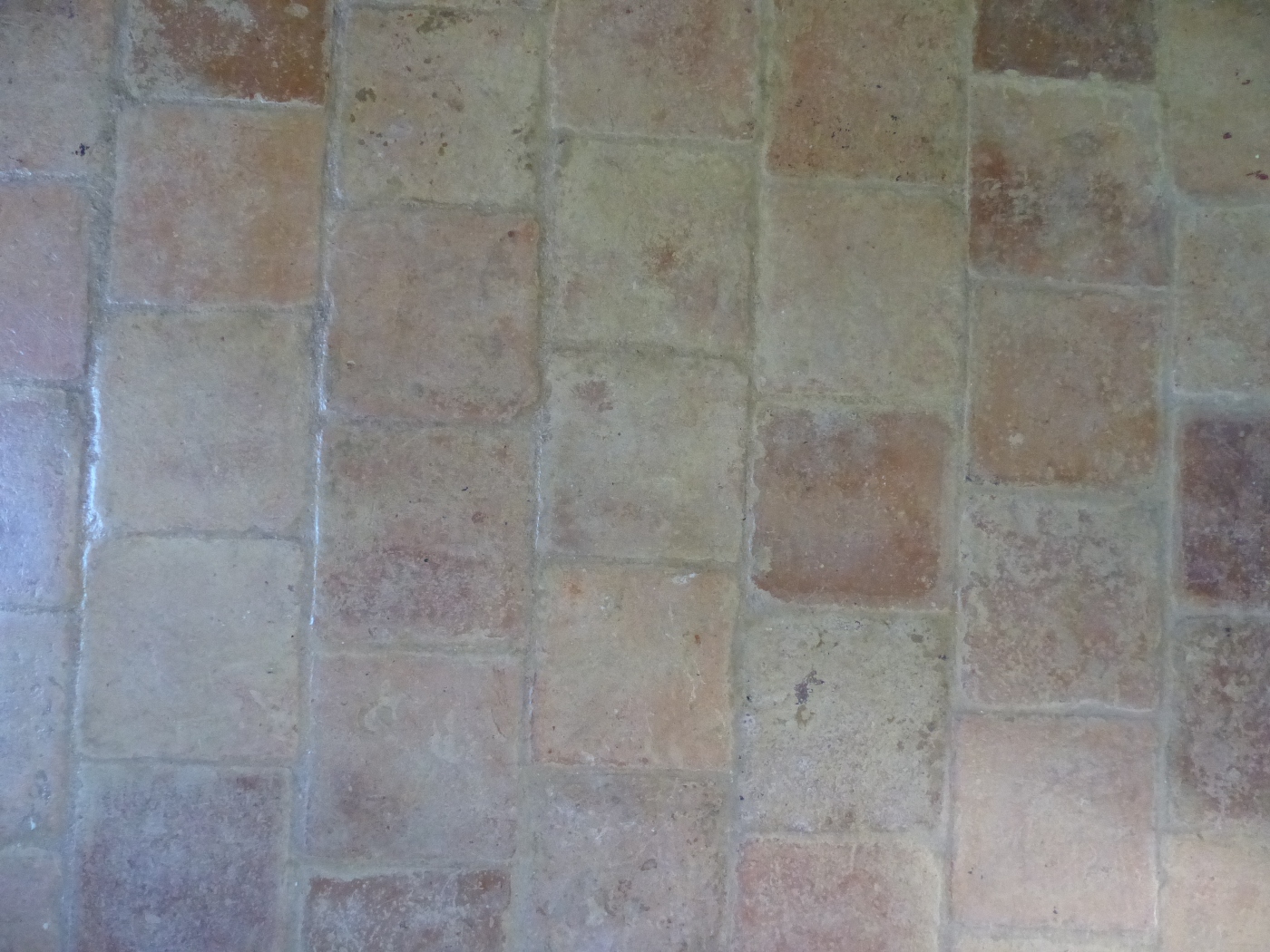 Tomettes de fabrication récente d'une maison à vendre en Normandie