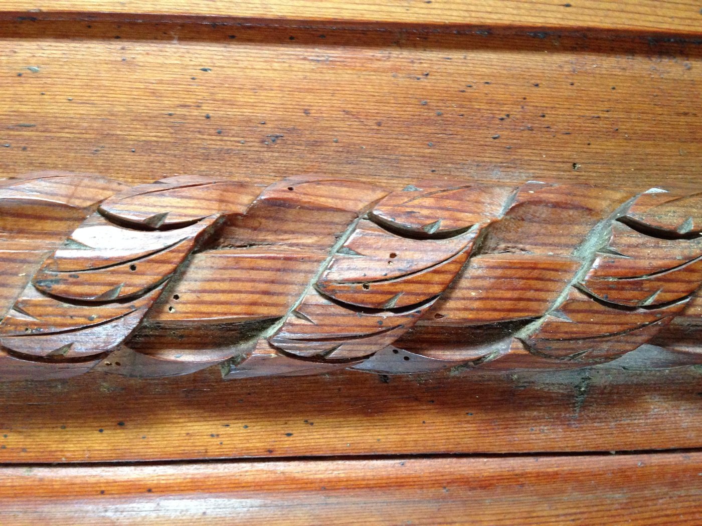 Frise sur boiserie dans une demeure bourgeoise à vendre de Haute Normandie