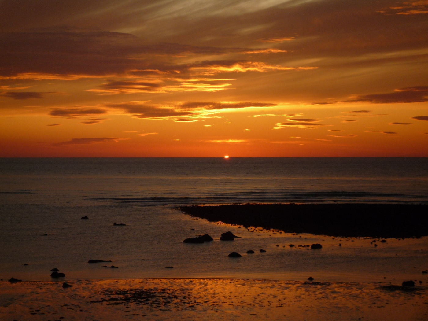 Coucher de soleil en été aux Petites dalles