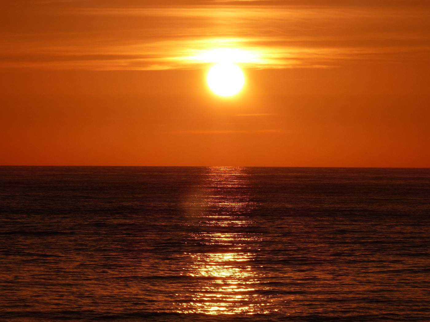 COUCHER DE SOLEIL A VEULETTES SUR MER EN NORMANDIE