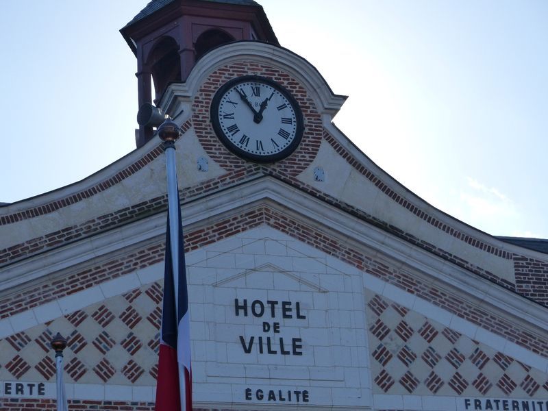 FRONTON DE LA MAIRIE DE CANY BARVILLE