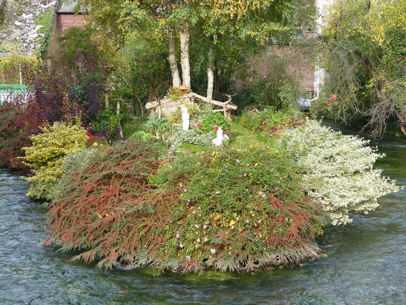 ILE SUR LA DURDENT DANS LE CENTRE DE CANY BARVILLE