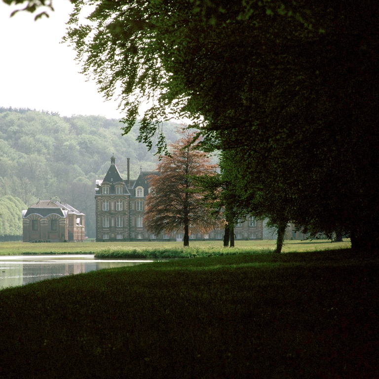 chateau de Cany Barville dans son parc